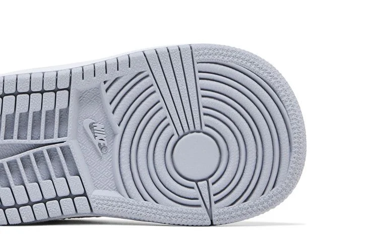 Кроссовки Air Jordan 1 Retro Mid TD 'Wolf Grey'