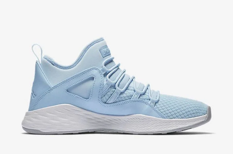 Krossovki-Air-Jordan-Formula-23-Ice-Blue-2