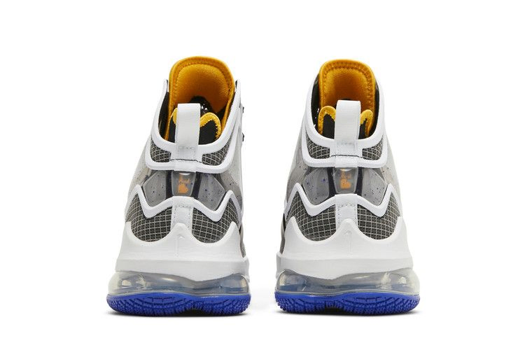 Кроссовки Nike LeBron 19 EP 'Graduate'