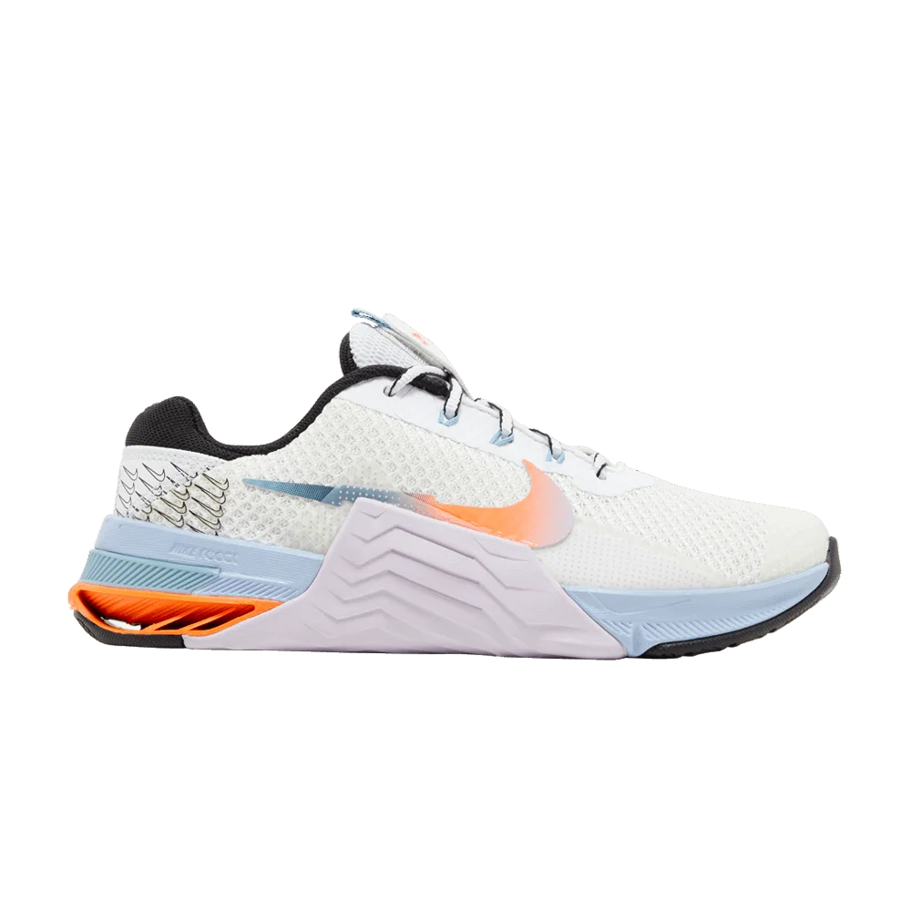 Krossovki-Nike-Wmns-Metcon-7-Premium-White-Doll
