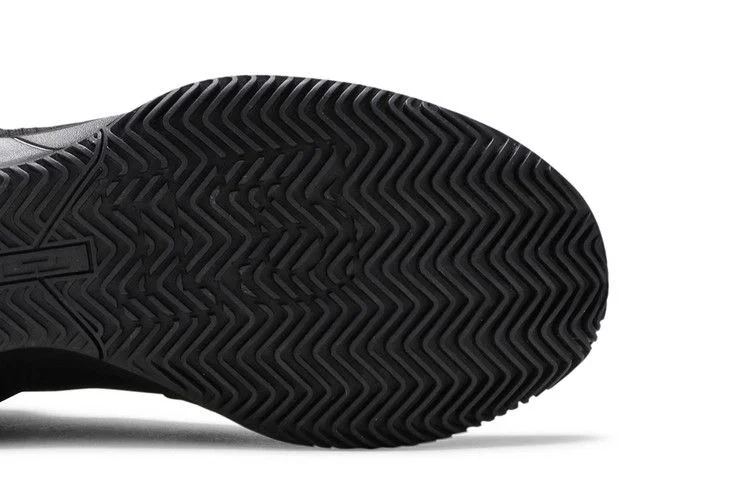 Krossovki-Nike-LeBron-Soldier-13-SFG-Black-Out-4