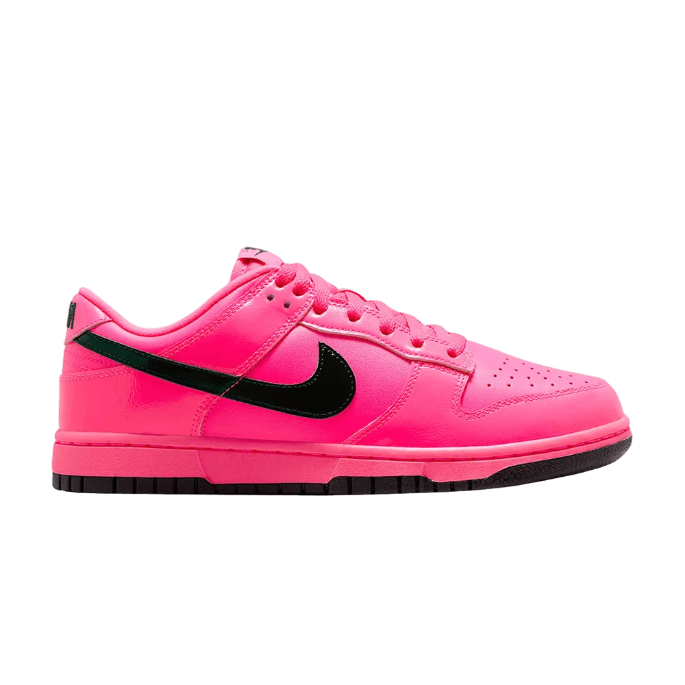 Кроссовки Nike Wmns Dunk Low 'Pink Blast'