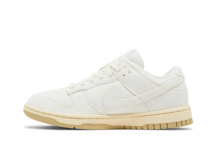 Кроссовки Nike Wmns Dunk Low SE 'The Future is Equal'