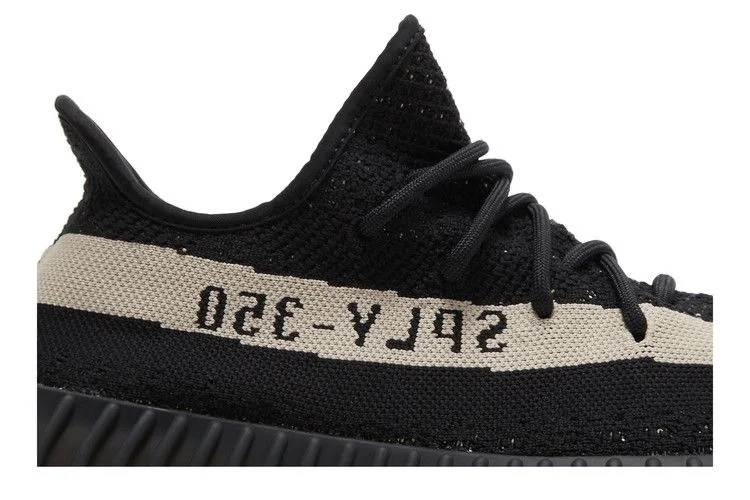 Кроссовки adidas Yeezy Boost 350 V2 'Oreo'