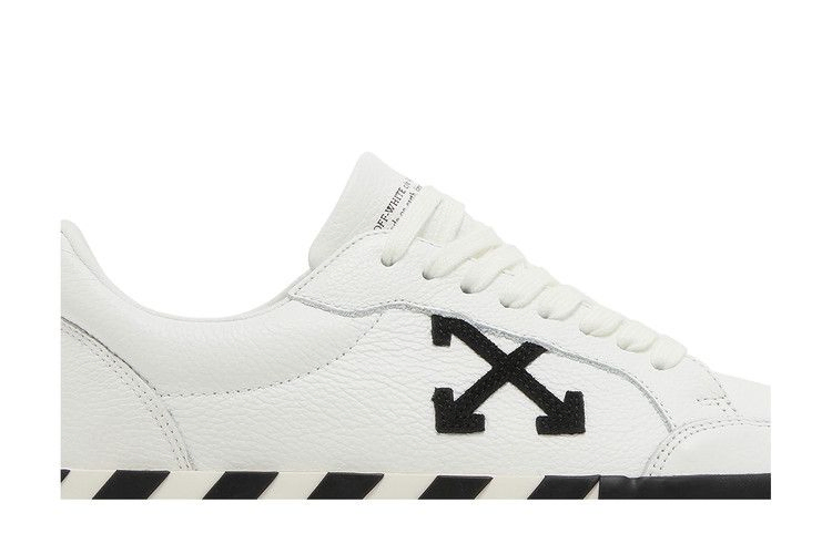 off-white-vulc-sneaker-white-black-2023-omia085c99lea003-0110_01