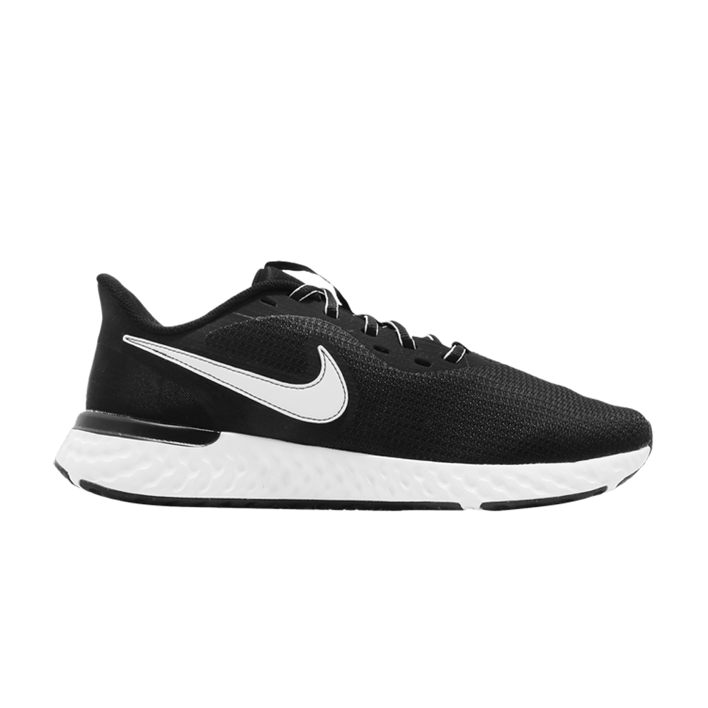 revolution-5-ext-black-white-cz8591-001