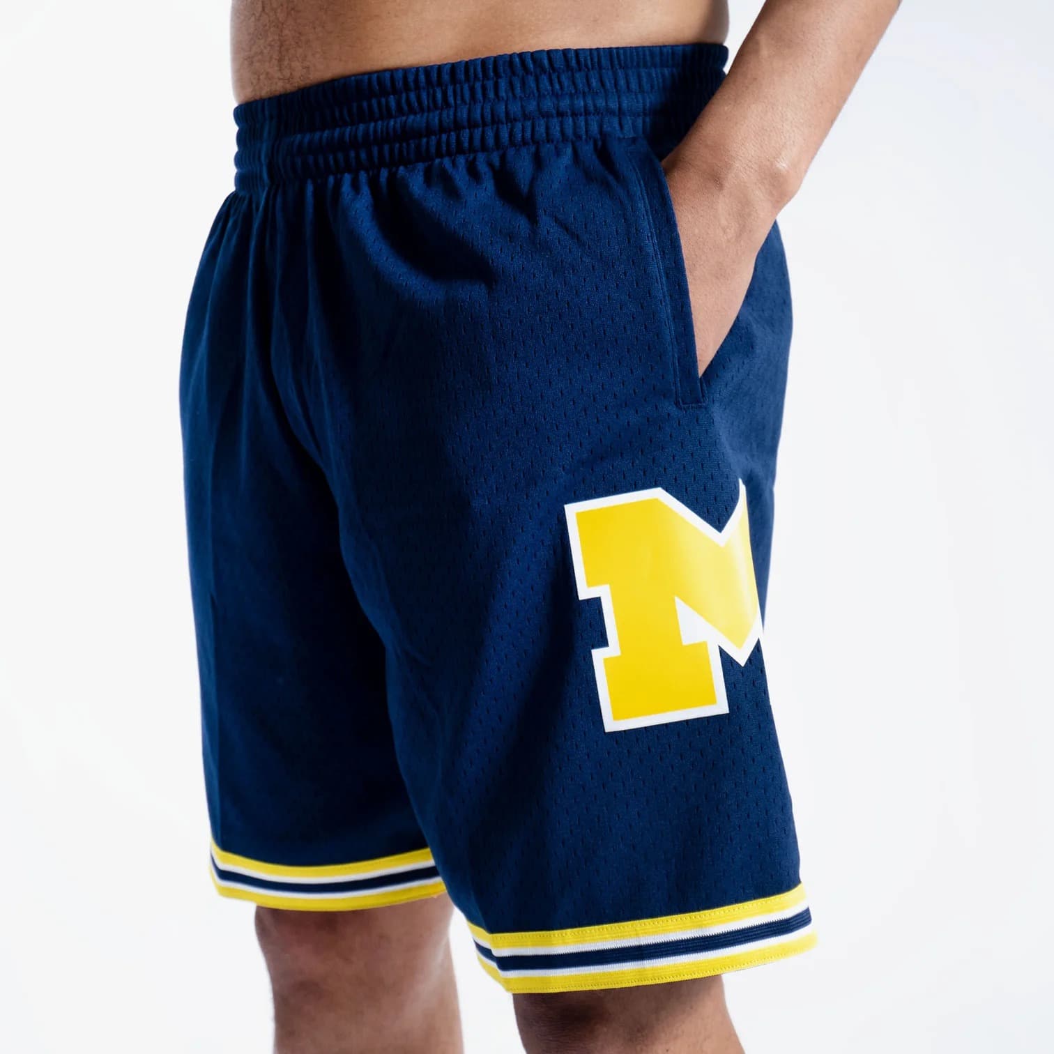 Спортивные шорты Mitchell & Ness Michigan Wolverines Hardwood Classics Throwback Swingman NCAA Shorts