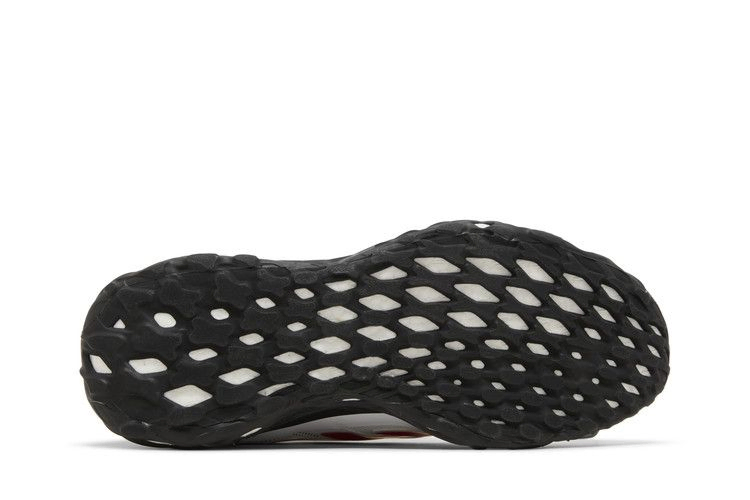 web-boost-white-red-carbon-hq6993_03