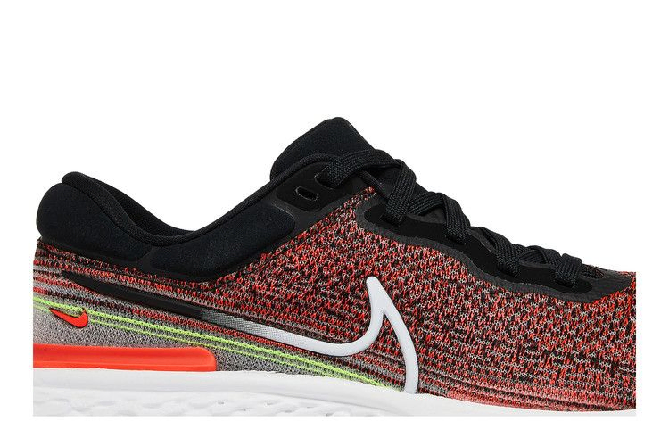 Кроссовки Nike ZoomX Invincible Run Flyknit 'Black Bright Crimson'