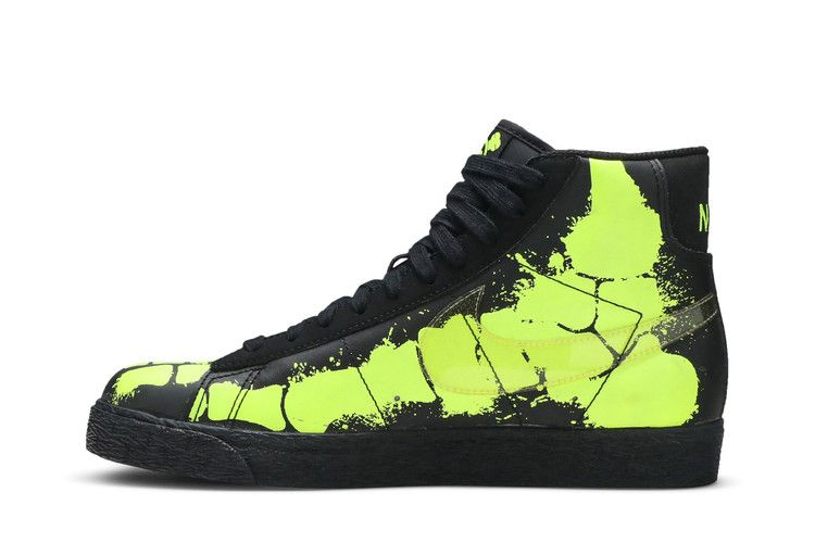blazer-mid-gs-glow-in-the-dark-354758-091_02