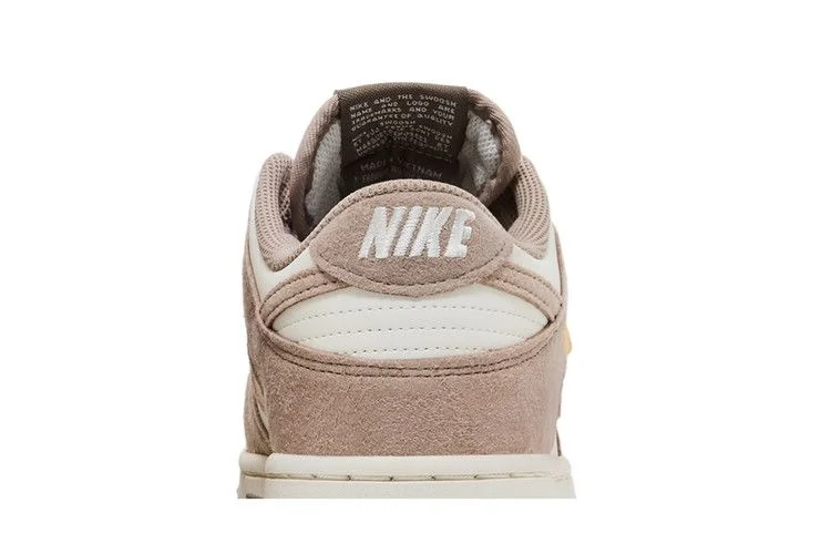 Кроссовки Nike Wmns Dunk Low 'Malt Mini Swoosh'