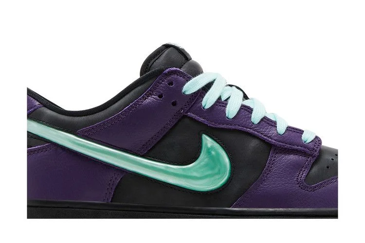 Krossovki-Nike-Dunk-Low-LTD-Wizard-1