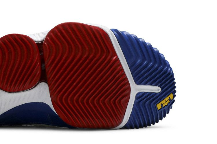 Кроссовки Nike LeBron 16 'SuperBron'