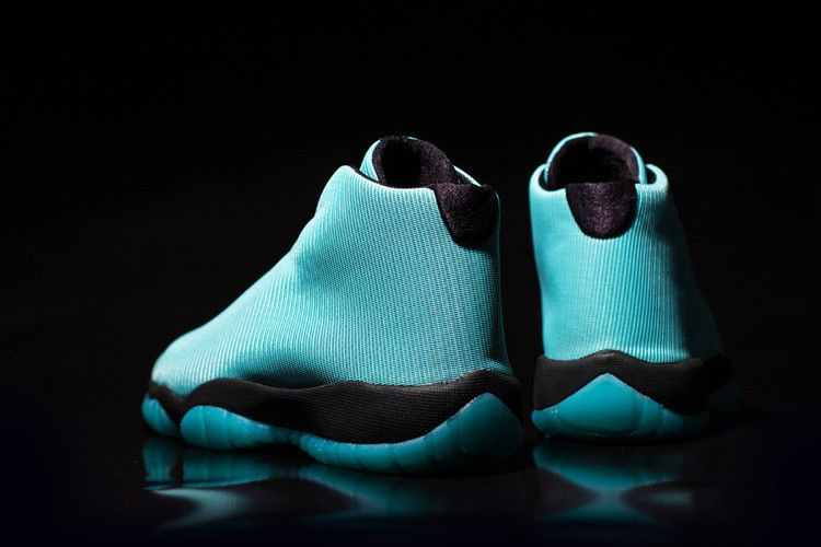 air-jordan-future-gg-gs-685251-300_01