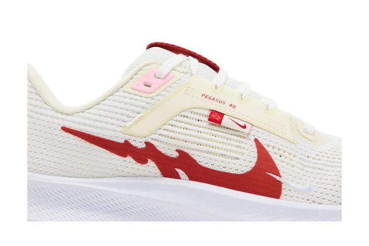 Krossovki-Nike-Wmns-Air-Zoom-Pegasus-40-Year-of-the-Dragon-1