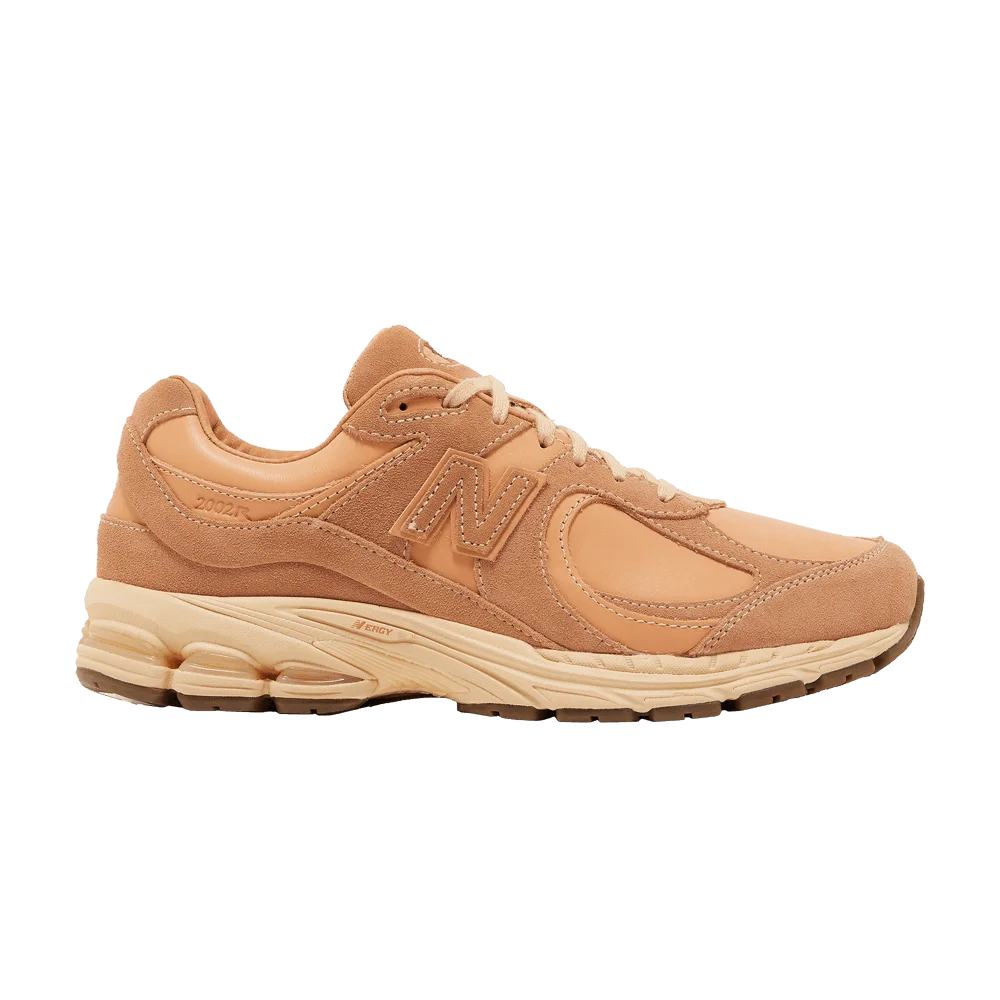 Krossovki-New-Balance-2002R-Toast