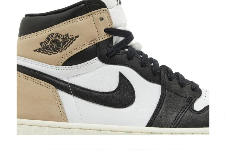 Krossovki-Wmns-Air-Jordan-1-Retro-High-OG-Latte-1