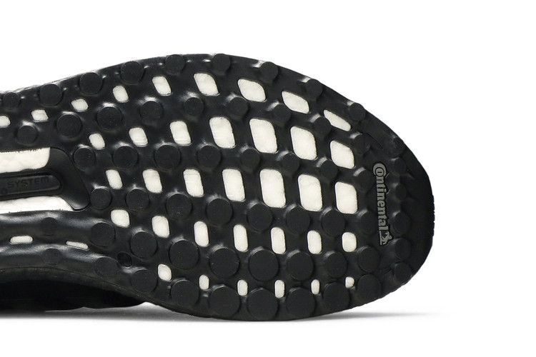 dfb-x-ultraboost-dna-triple-black-gy7621_04