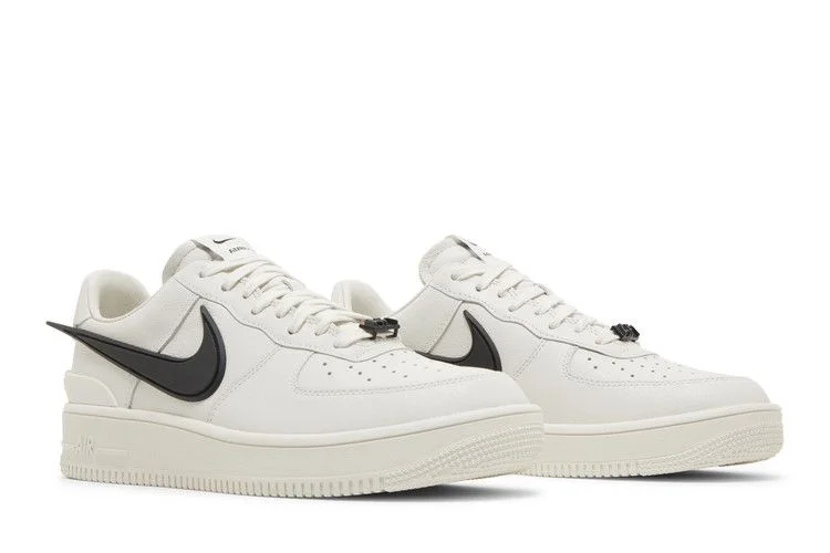 Krossovki-AMBUSH-x-Nike-Air-Force-1-Low-Phantom-7