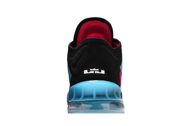 lebron-18-low-ep-neon-nights-cv7564-600_06