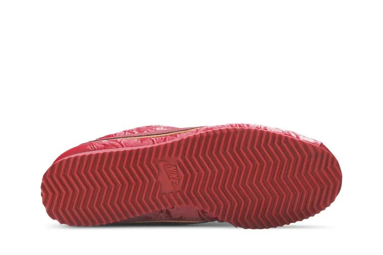 Krossovki-Nike-Wmns-Classic-Cortez-SE-Velvet-Red-Crush-3