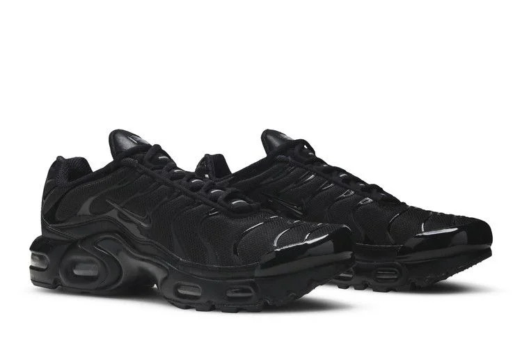 Krossovki-Nike-Air-Max-Plus-GS-Triple-Black-7