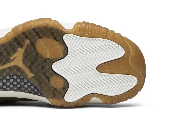Кроссовки Wmns Air Jordan 11 Retro 'Olive Lux'