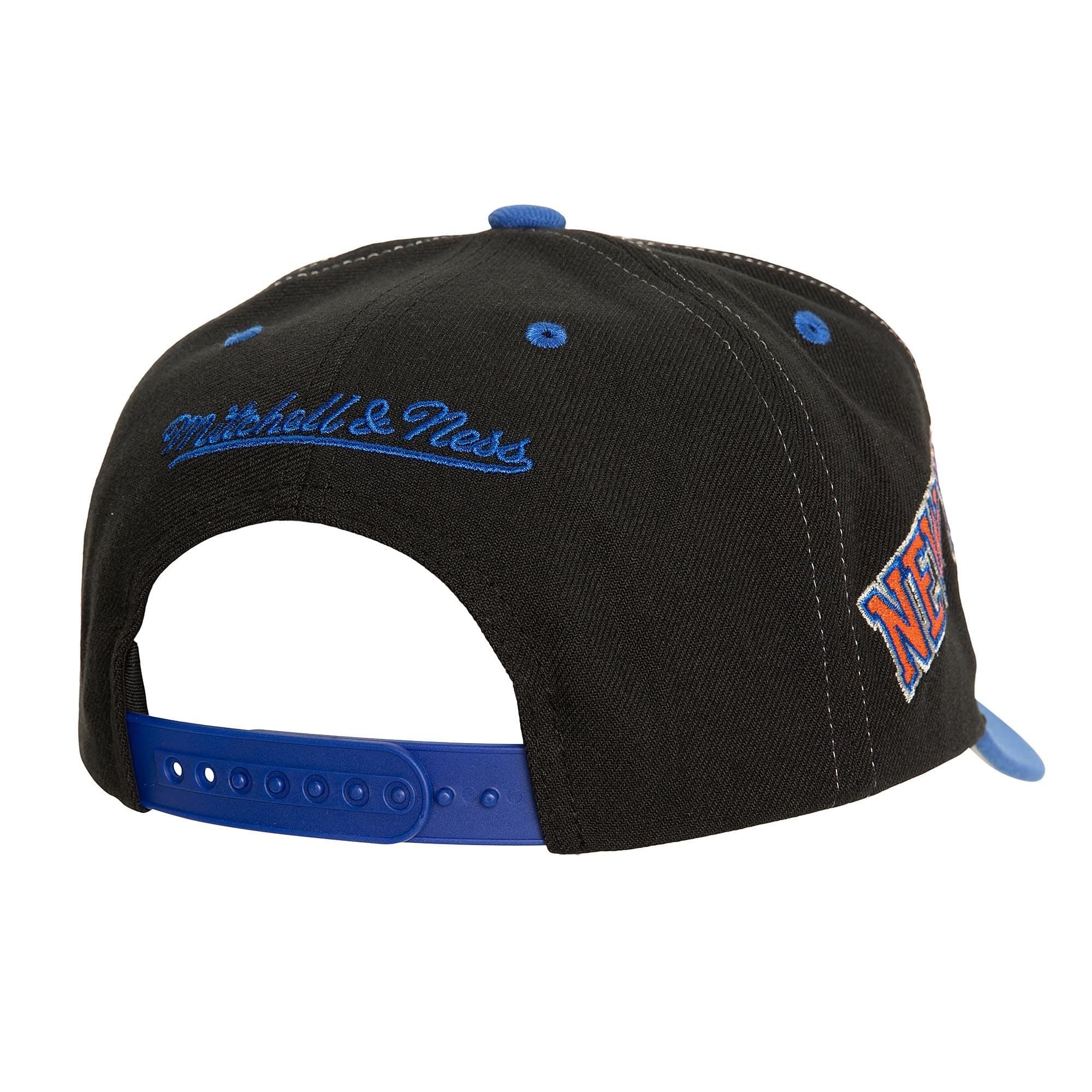 Mitchell-Ness-Overbite-Pro-Snapback-New-York-Knicks-1