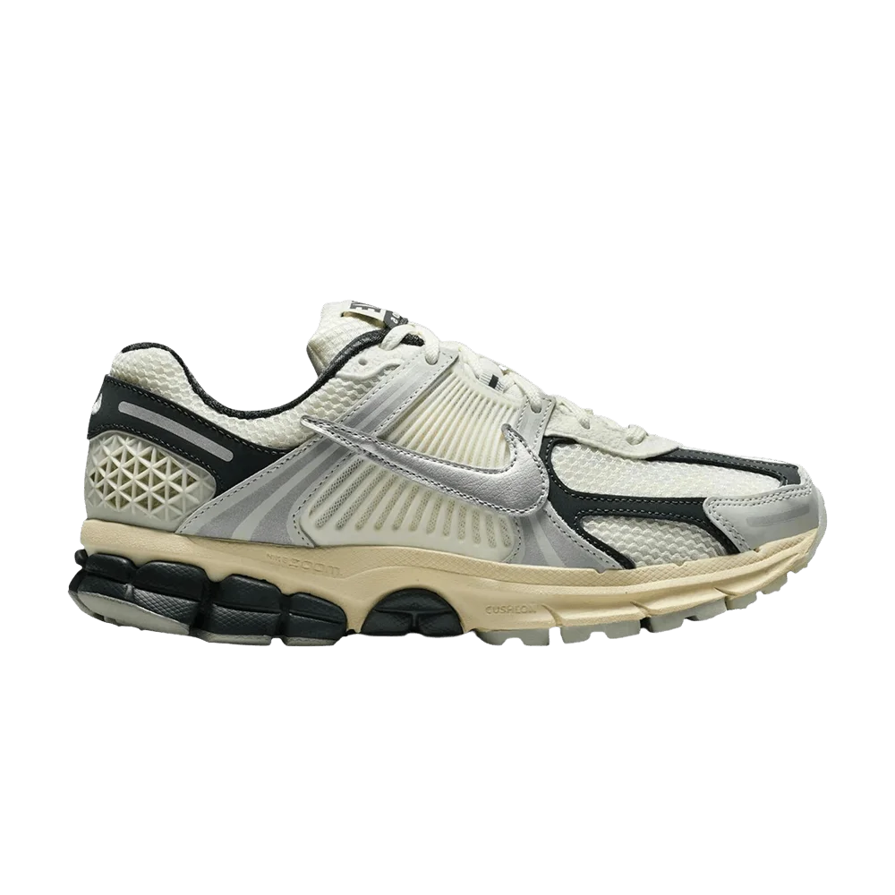 nike-wmns-air-zoom-vomero-5-light-silver-seaweed-io7452-133_1