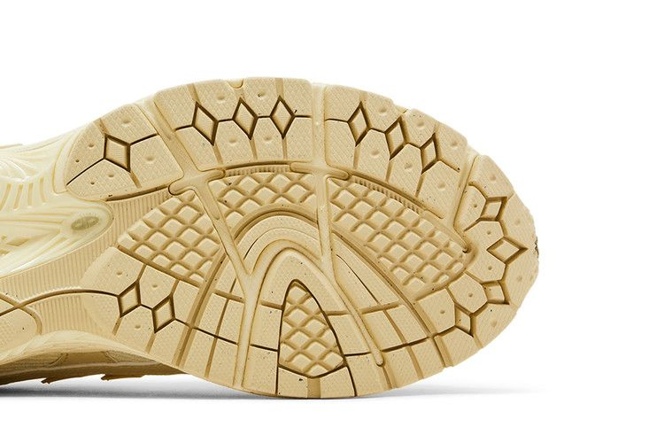 Кроссовки New Balance 1906U 'Butter Yellow'