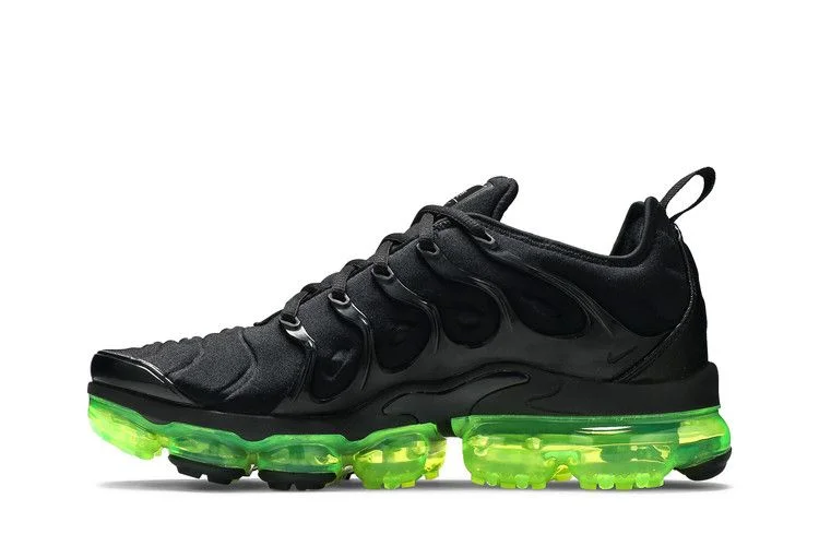 Кроссовки Nike Air VaporMax Plus 'Black Volt'