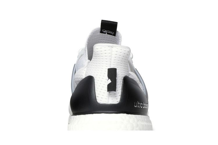 ultraboost-5-0-white-black-gx3079_06