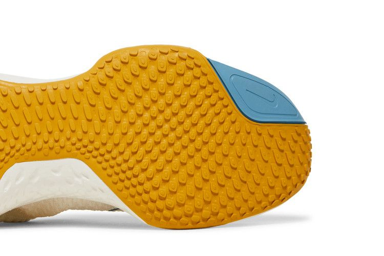 Кроссовки Nike ZoomX Invincible Run Flyknit 2 'Sail Hot Curry'