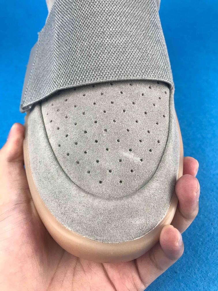 adidas-Yeezy-Boost-750-Light-Grey-Glow-In-the-Dark-15