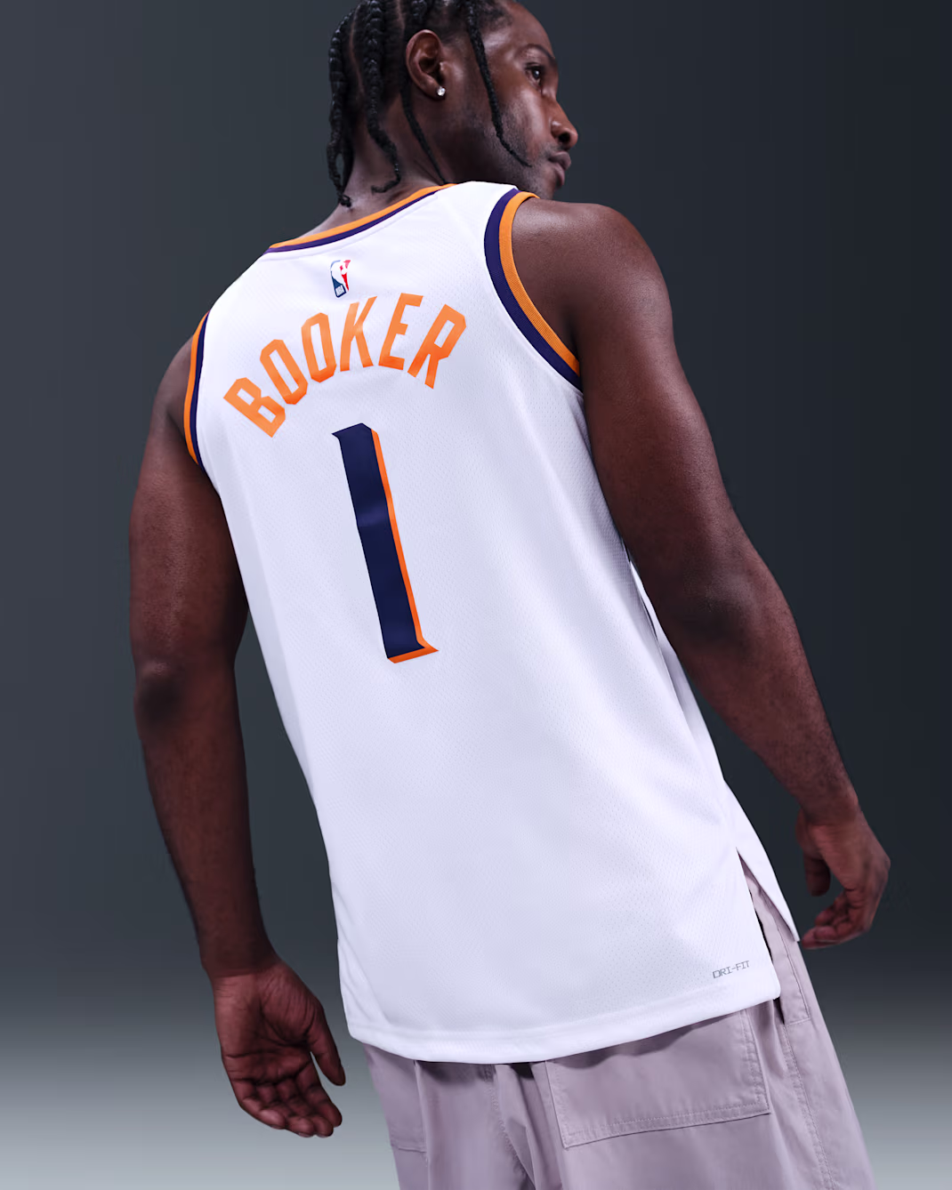 Баскетбольное джерси Nike NBA Devin Booker Phoenix Suns 23-24 Association Edition Swingman