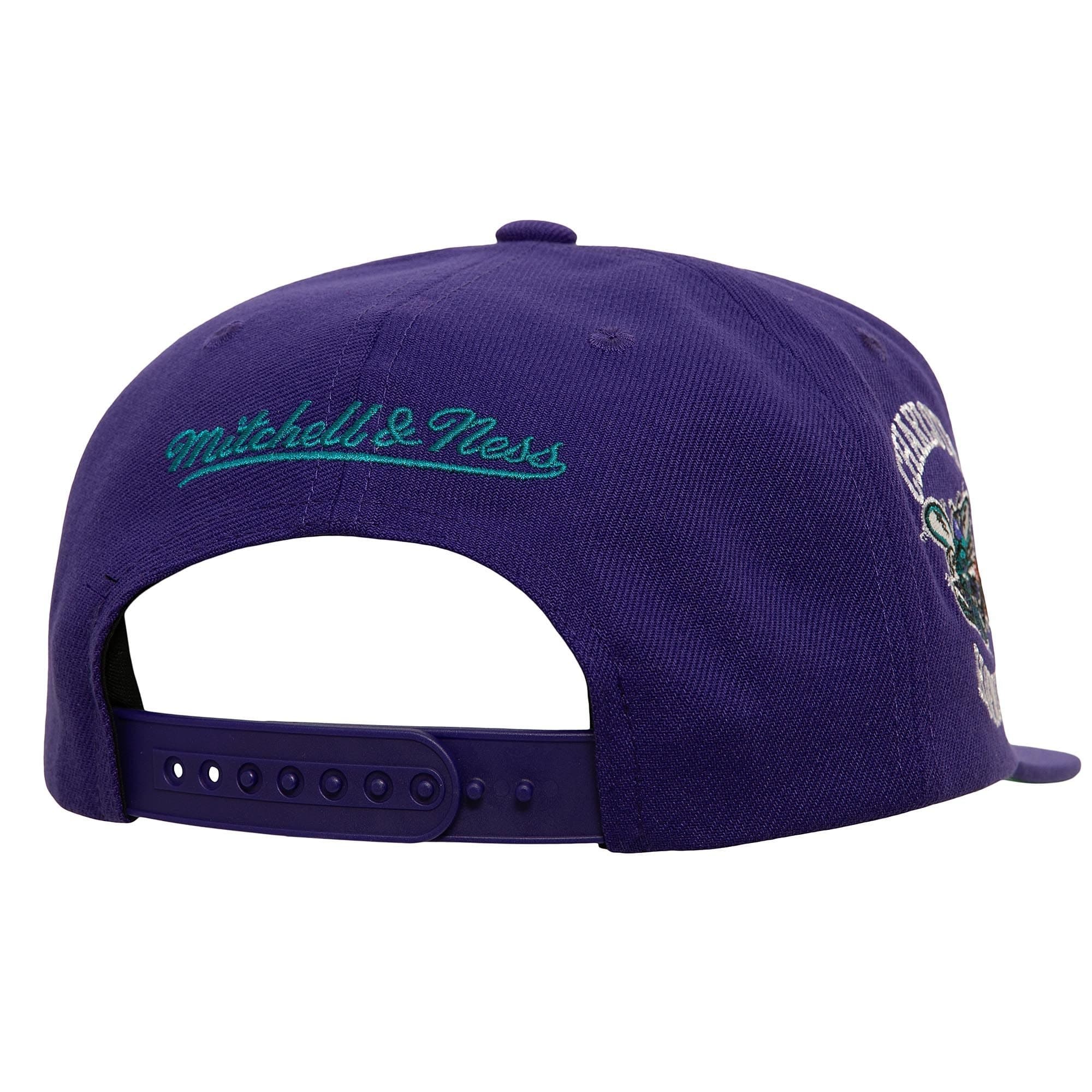 Mitchell-Ness-Now-You-See-Me-Snapback-HWC-Charlotte-Hornets-Hat-1