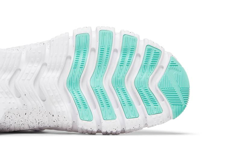 Кроссовки Nike Wmns Free Metcon 5 'White Emerald Rise'