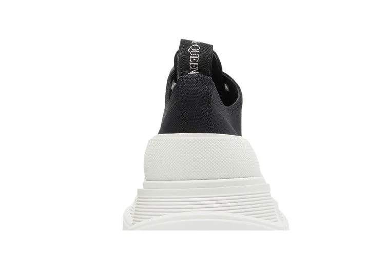 Кроссовки Alexander McQueen Wmns Tread Slick Lace Up 'Black White'