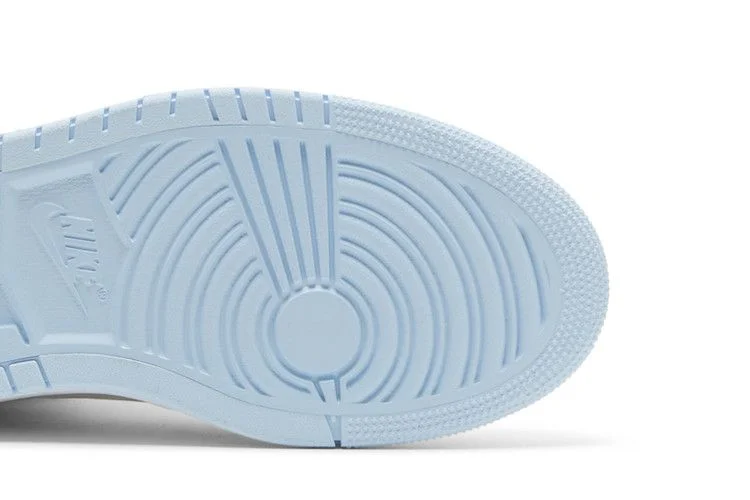 Krossovki-Wmns-Air-Jordan-1-High-Zoom-Comfort-Cool-Grey-Light-Blue-4