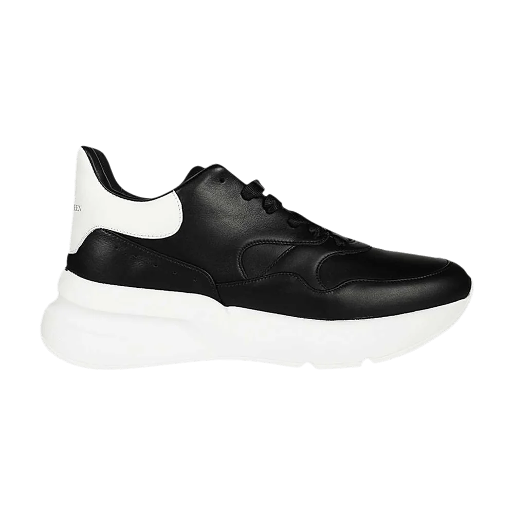 Krossovki-Alexander-McQueen-Oversized-Runner-Black-White