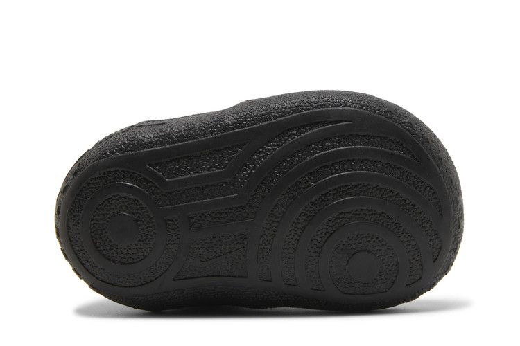 force-1-cb-triple-black-ck2201-001_03