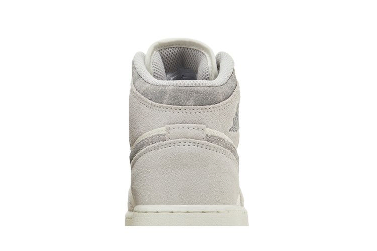 Кроссовки Air Jordan 1 Mid SE GS 'Neutral Grey Sail'