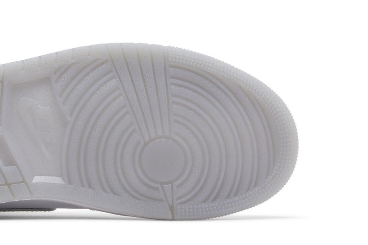Кроссовки Wmns Air Jordan 1 Mid SE 'Metallic Silver'