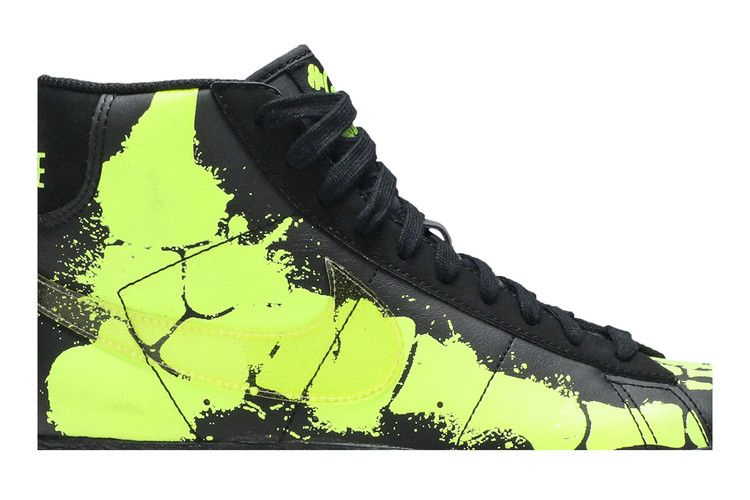 blazer-mid-gs-glow-in-the-dark-354758-091_01