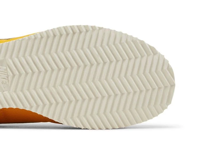 Кроссовки Nike Wmns Cortez 'Yellow Ochre Gorge Green'