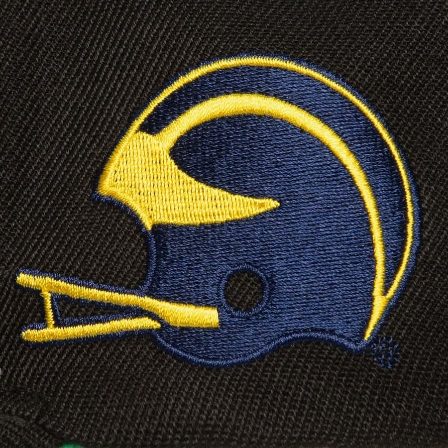 Бейсболка Mitchell & Ness Navy Michigan Wolverines Just Don Team Vault Snapback Hat