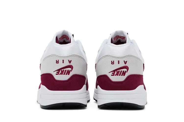 Krossovki-Stranger-Things-x-Nike-Air-Max-1-Steve-Harrington-5