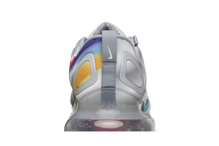 Кроссовки Nike Air Max 720 'Pride'