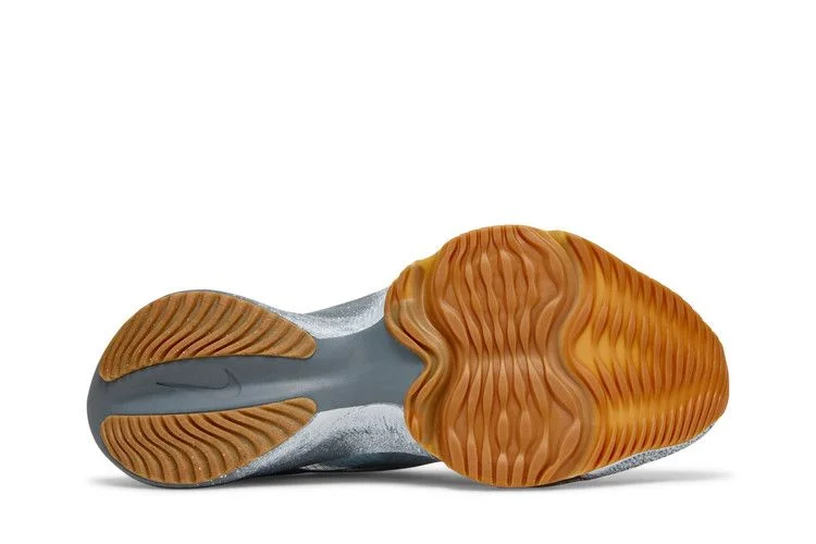 Krossovki-Nike-Air-Zoom-Tempo-NEXT-By-You-3