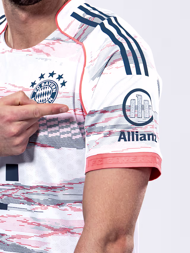 Футбольное джерси FC Bayern Munich Authentic Away Jersey 25-26 DAVIES 19